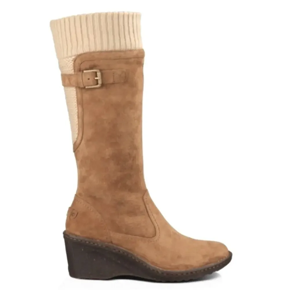 UGG Women’s Skyfall Suede Wedge Boots Chestnut Brown Size 9